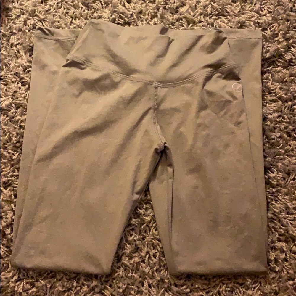 Full length scrunch butt leggings